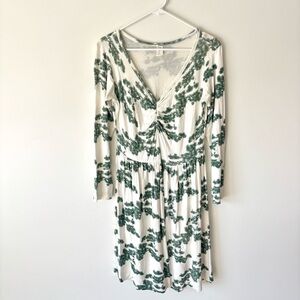 Kate Quinn Long Sleeve V Neck White Green Bamboo Dress Tree Forest Pattern